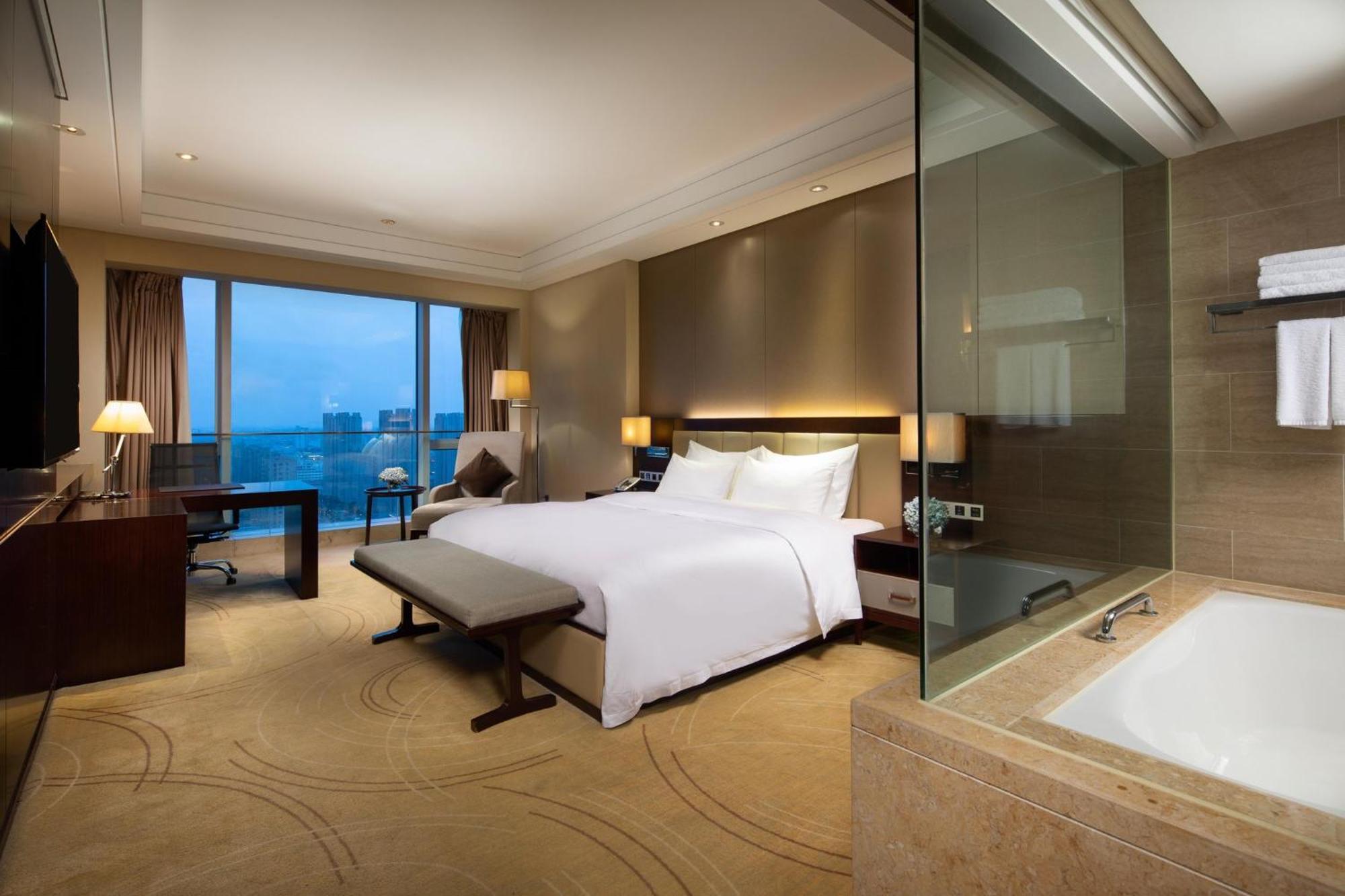Отель Crowne Plaza Taizhou By Ihg Экстерьер фото