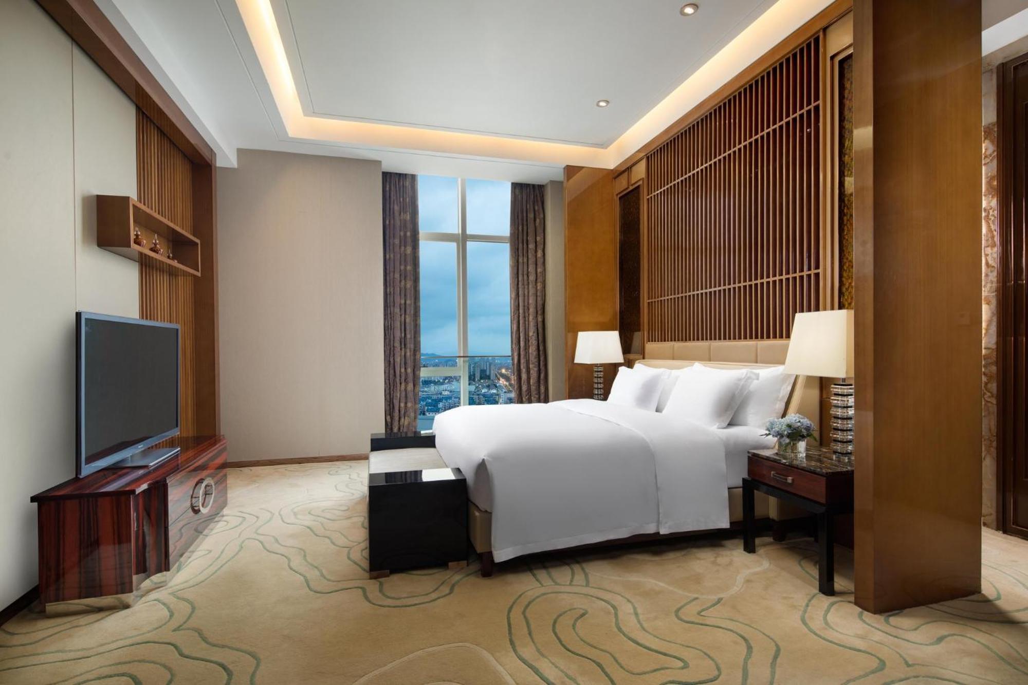 Отель Crowne Plaza Taizhou By Ihg Экстерьер фото